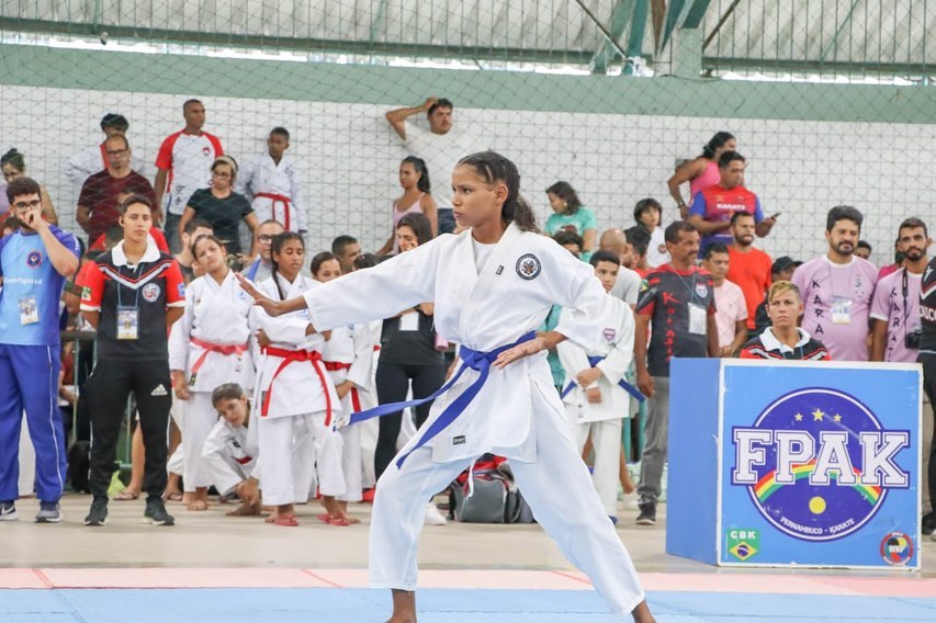 Projeto Meninas Protagonistas participam do Campeonato Pernambucano de Karatê